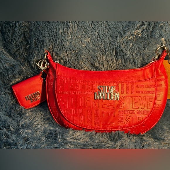 Steve Madden Vibrant Red Shoulder Bag with Silver Accents - Picture 2 of 12